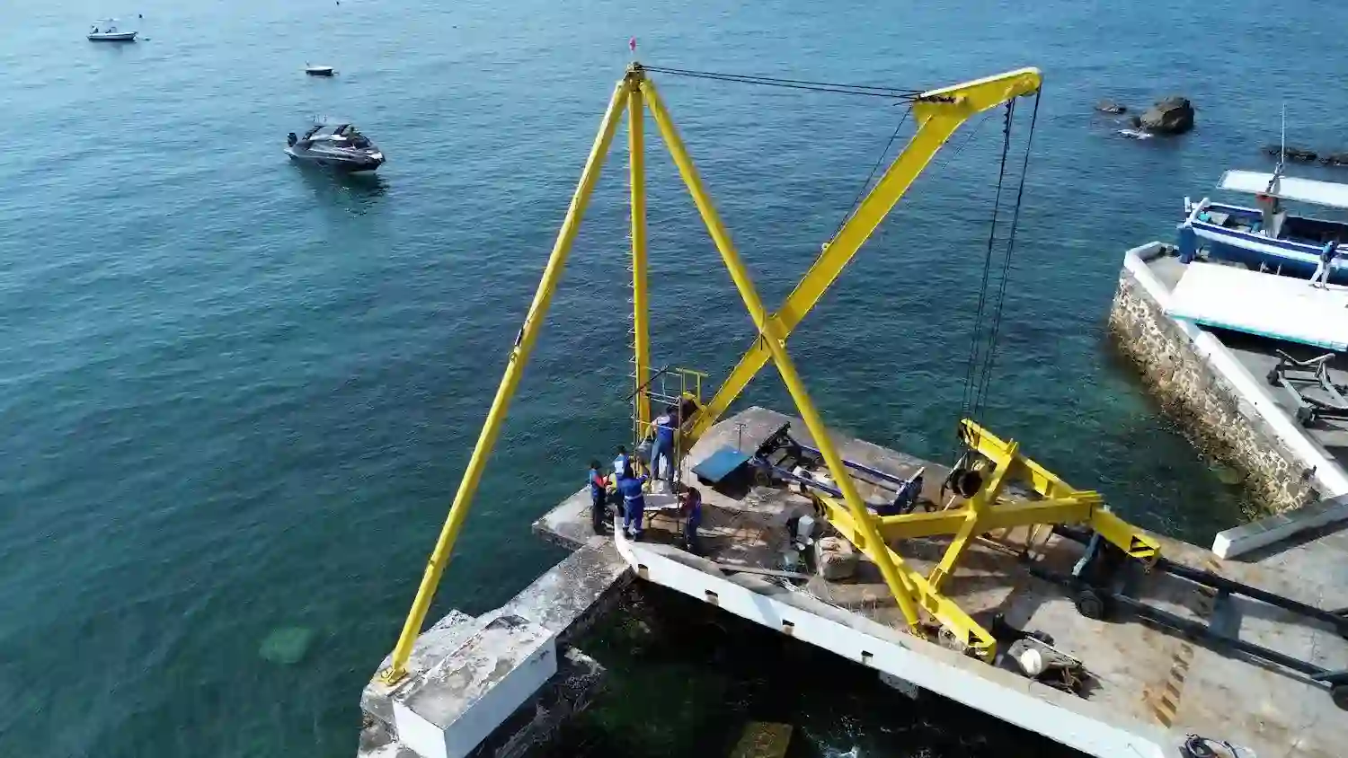Imagem do setor industrial mostrando maquinário e operação em fábrica